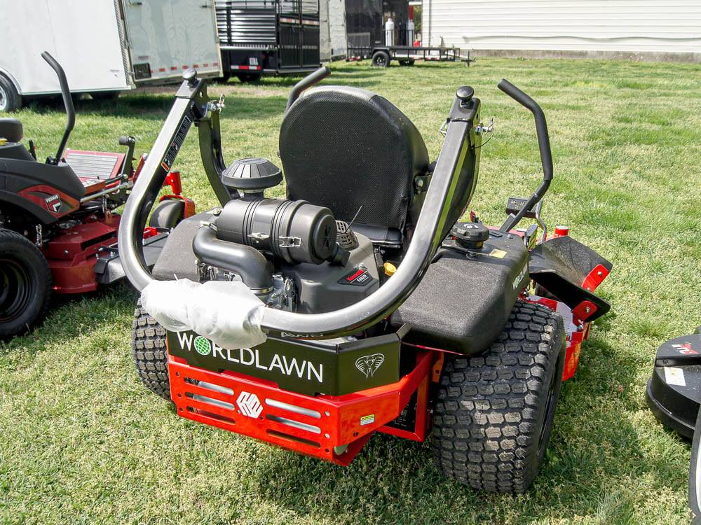 WorldLawn King Cobra Zero Turn Mower Front Right