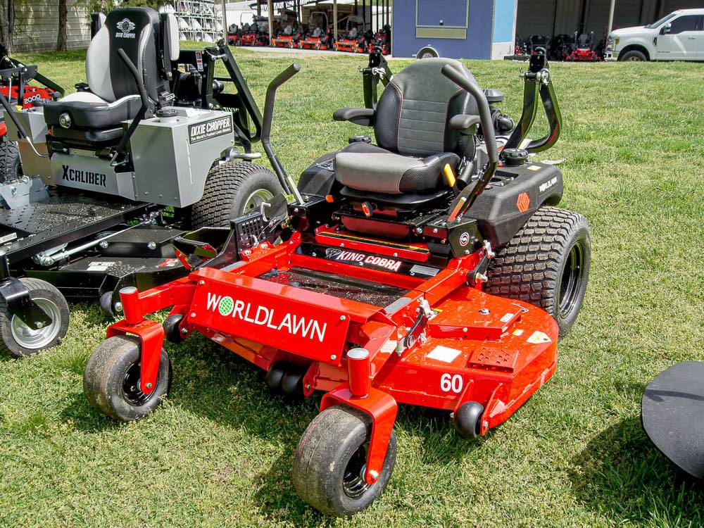 WorldLawn King Cobra Zero Turn Mower Front Right