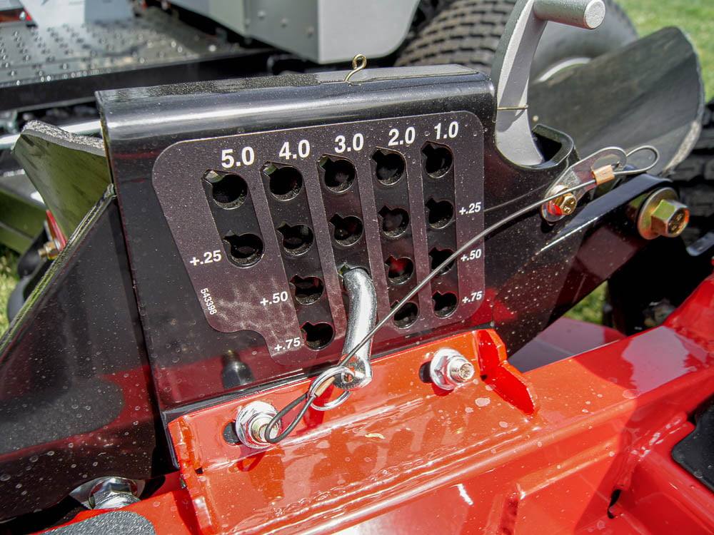 WorldLawn King Cobra Zero Turn Mower Front Right