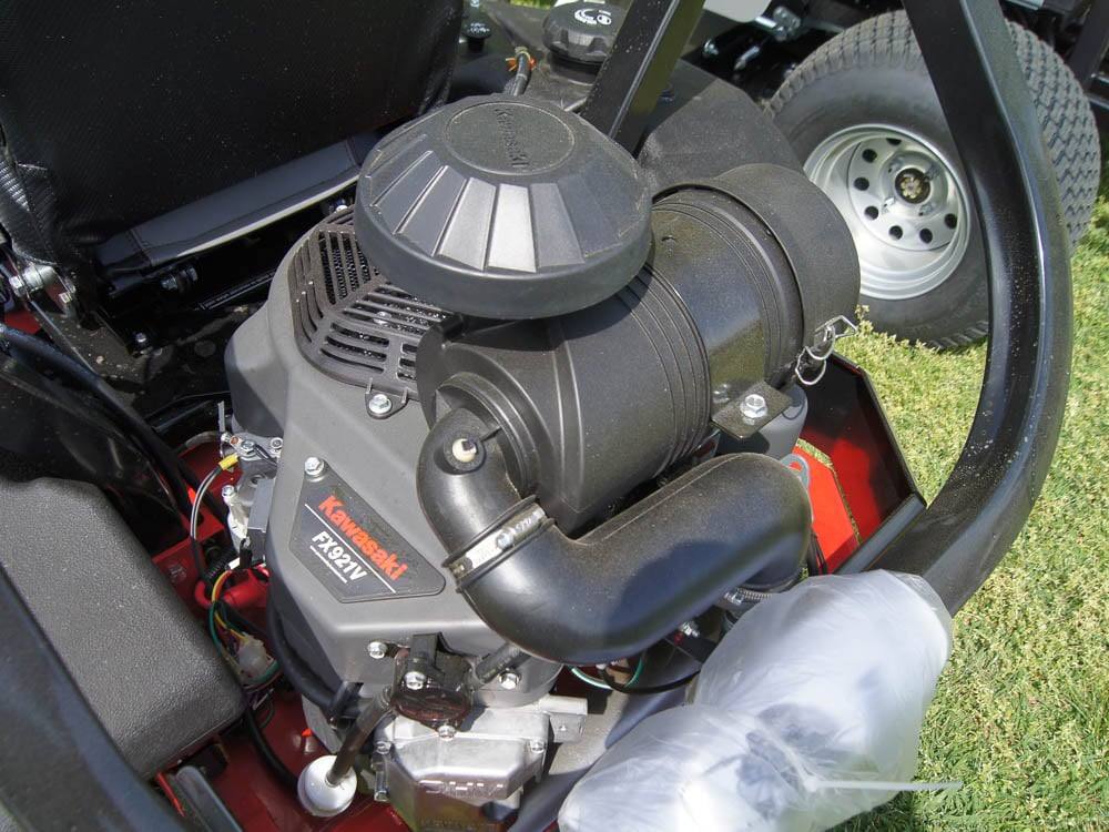 WorldLawn King Cobra Zero Turn Mower Front Right