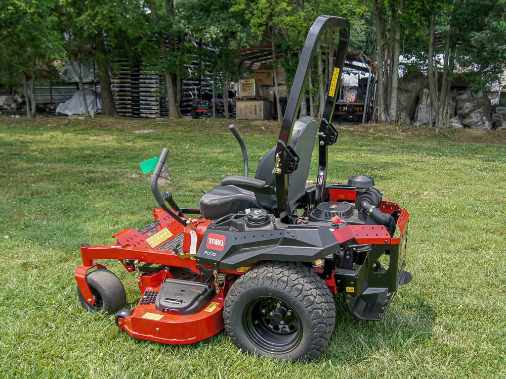 Toro 77282 2000 Series Zero Turn Mower