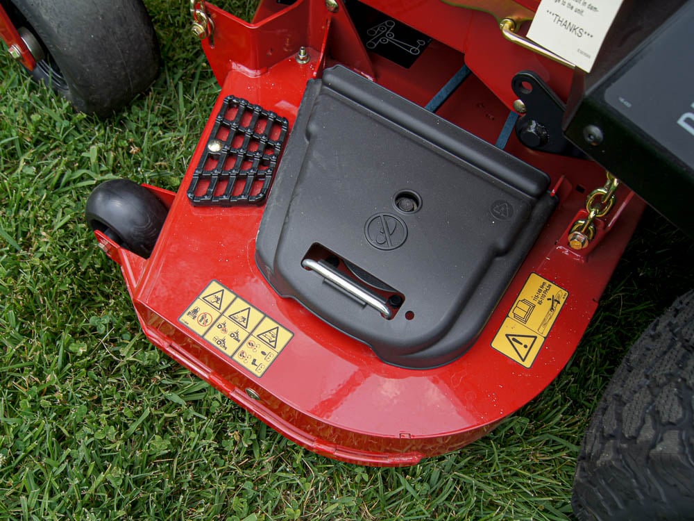 Toro 77282 2000 Series Zero Turn Mower