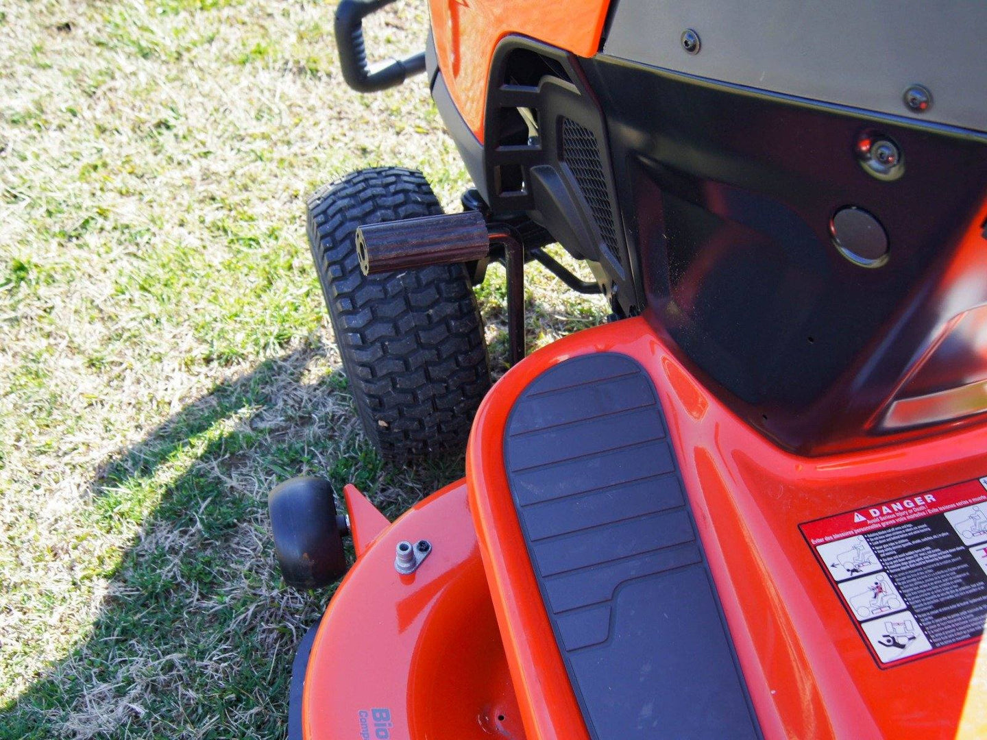 Husqvarna TS 142L 42" Lawn Tractor 21HP Husq Engine