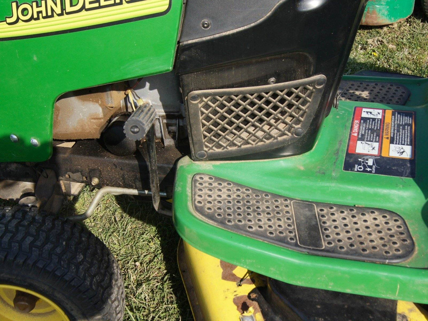 USED John Deere L120A 48" Lawn Tractor 20HP Briggs 416HRS