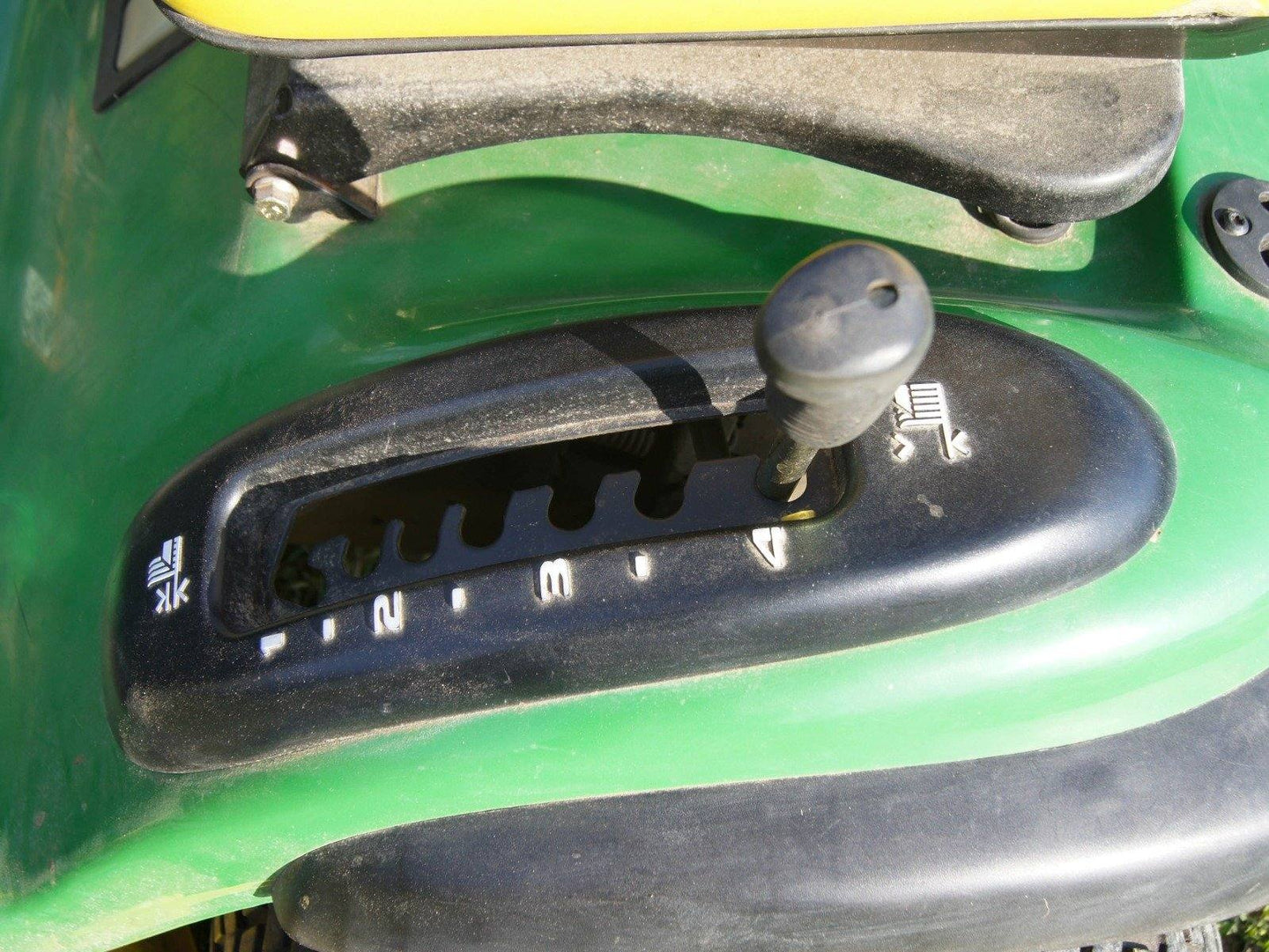 USED John Deere L120A 48" Lawn Tractor 20HP Briggs 416HRS