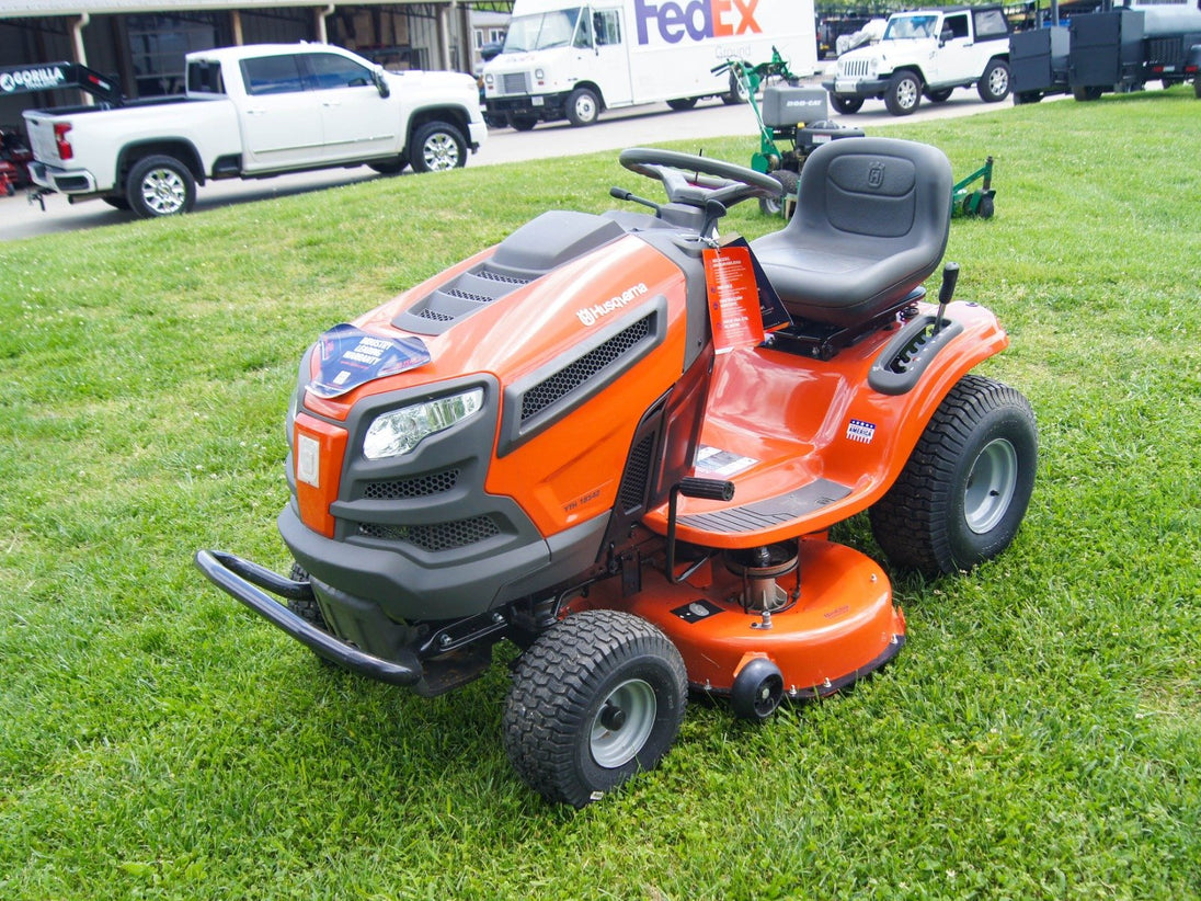 Husqvarna YTH18542 Lawn Tractor Mower 42" - 18.5hp Briggs Engine