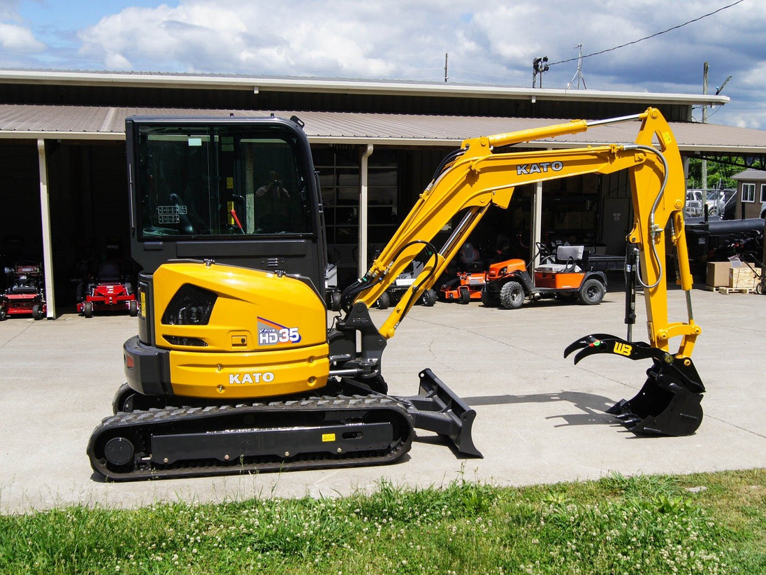 Kato HD35V5 Mini Excavator 8082lbs 23HP Yanmar Diesel Closed Cab