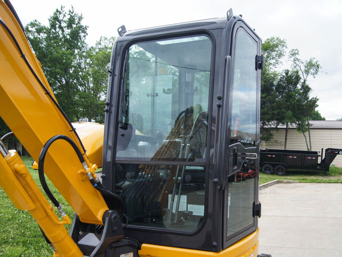 Kato HD35V5 Mini Excavator 8082lbs 23HP Yanmar Diesel Closed Cab