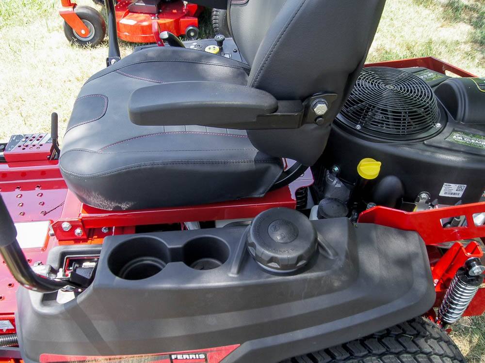 Ferris 500S (5902051) 48" 25HP Briggs and Stratton