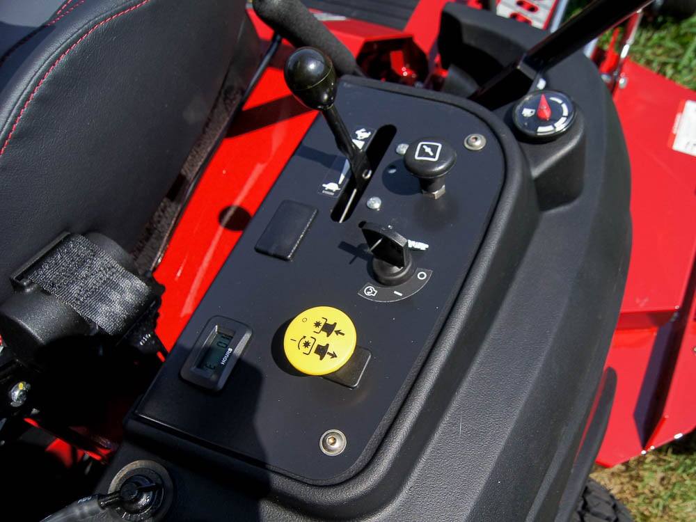 Ferris 72" ISX3300 (5902035) 36HP Vanguard Zero Turn Mower