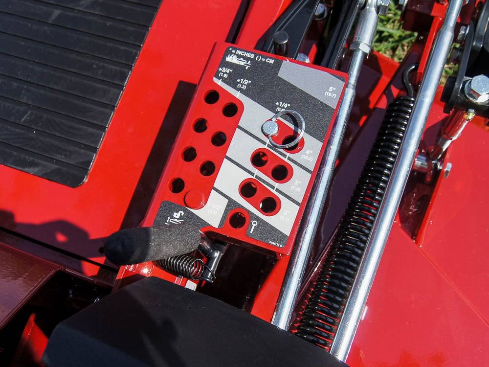 Ferris 72" ISX3300 (5902035) 36HP Vanguard Zero Turn Mower