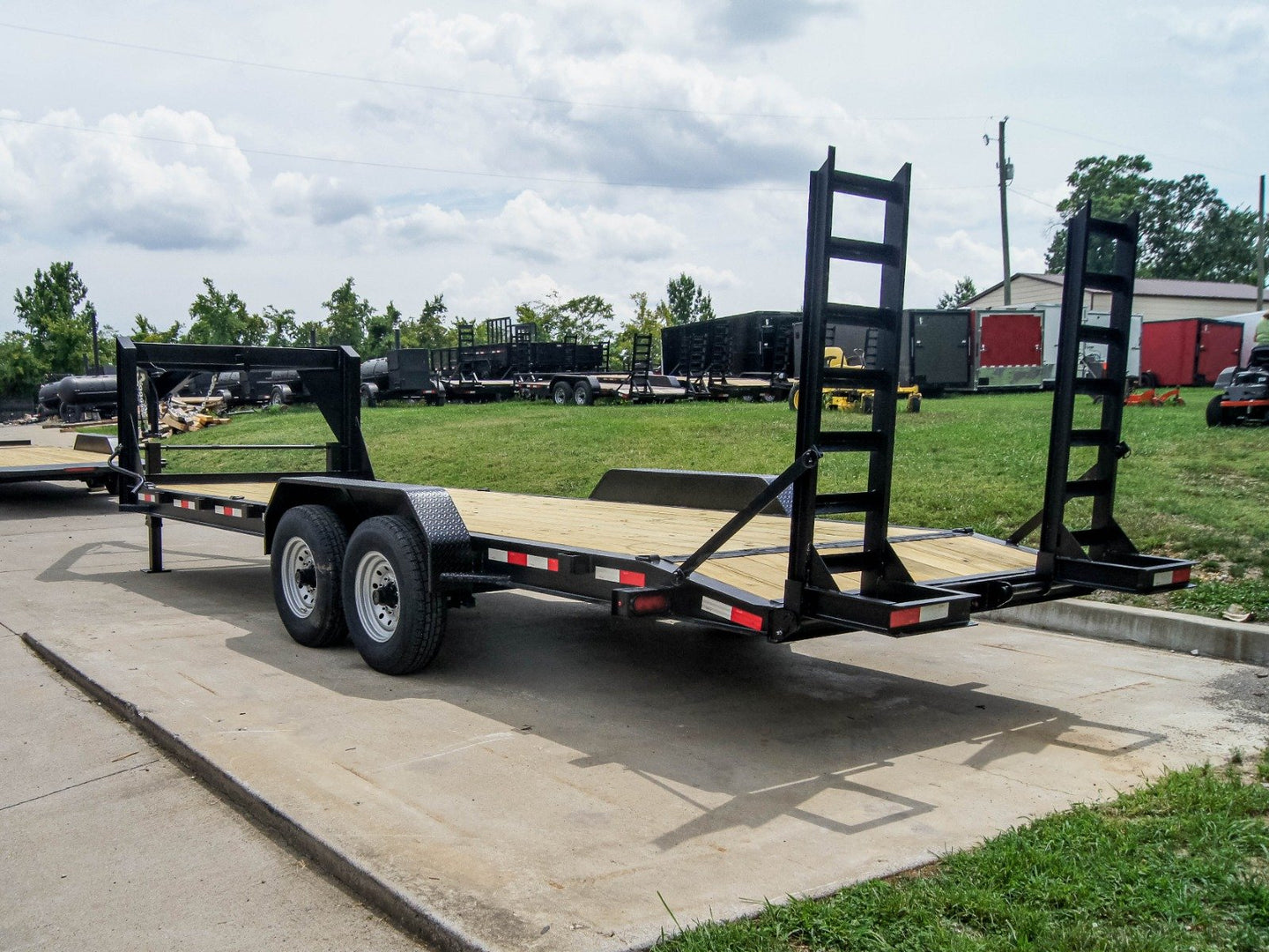 7x22 Gooseneck Equipment Trailer (2) 7K Axles Standup Ramps