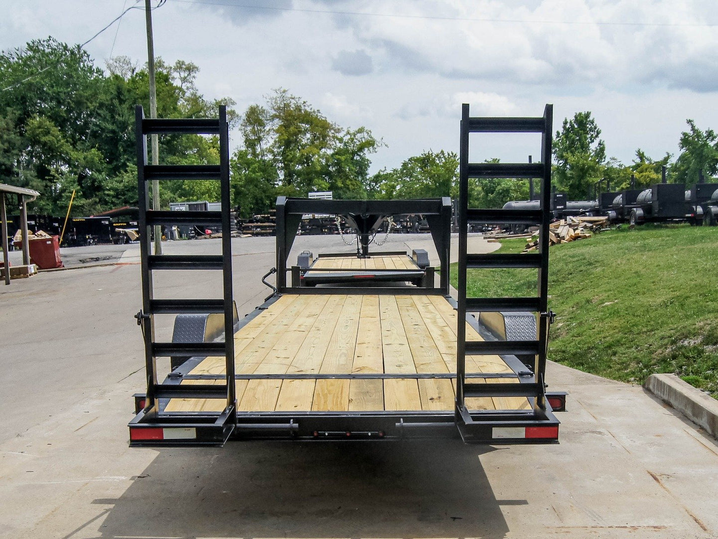 7x22 Gooseneck Equipment Trailer (2) 7K Axles Standup Ramps