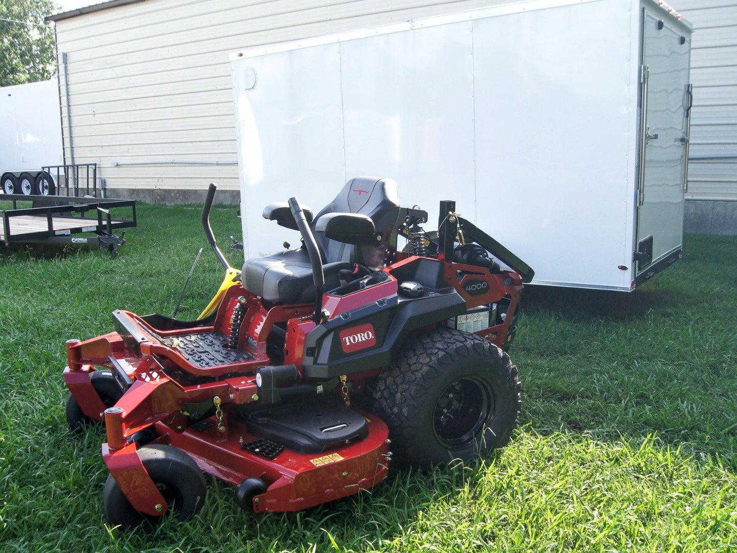 Toro 74055 ZMaster MyRide Zero Turn Mower Handhelds Encl Trailer Bundle