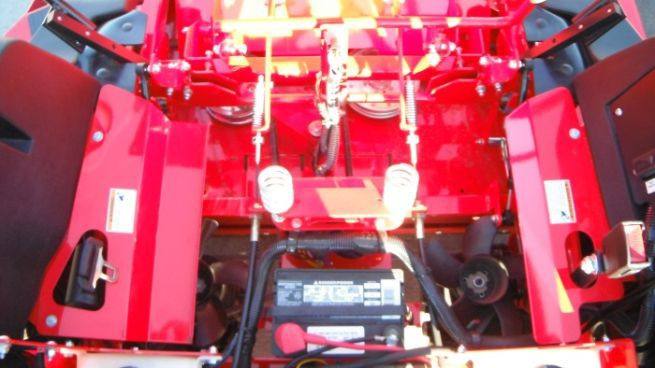 Snapper Pro S200XT Zero Turn Mower 61" Deck 28 HP Vanguard