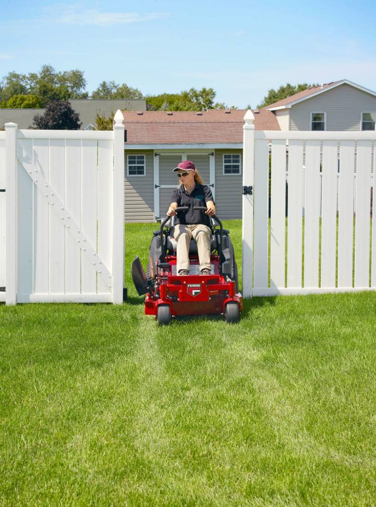 Ferris F60Z Zero Turn Lawn Mower 36" 25 HP Briggs & Stratton