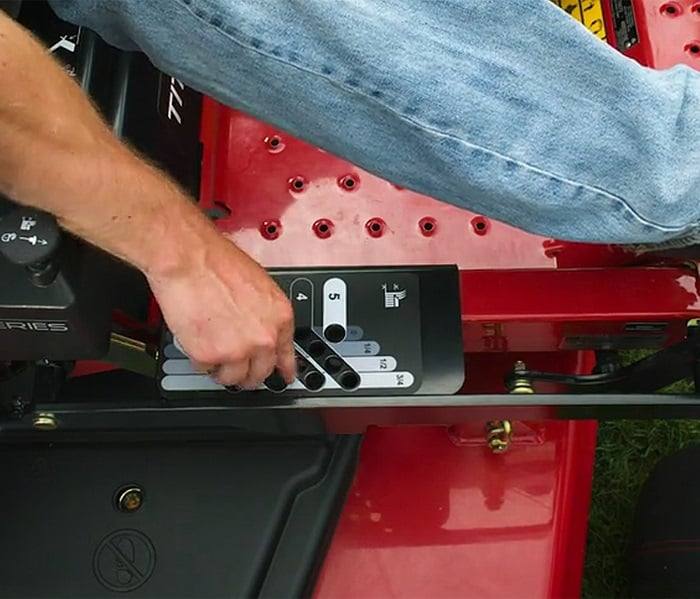 Toro 74472 Titan HD 2500 Zero Turn Mower 60" - 23.5hp Kawa