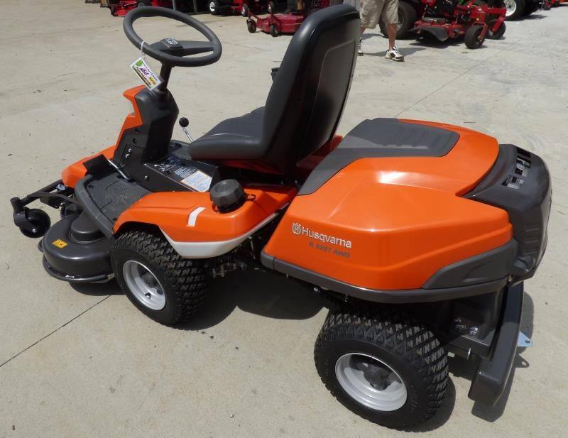 Husqvarna R322T AWD 41" Combi Articulating Riding Mower - Gift Card