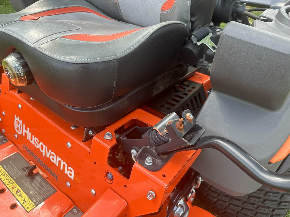 Husqvarna Z554L 54" Zero Turn Mower 27HP KAW (Scratch and Dent - 1860)