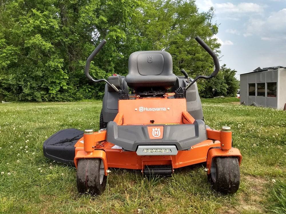 Husqvarna Z254F Zero Turn Lawn Mower 54" Briggs and Bagger Package