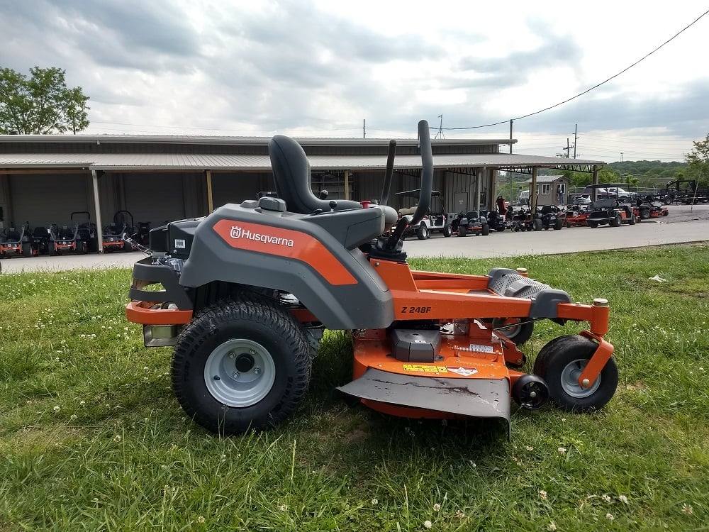 Husqvarna Z254F Zero Turn Lawn Mower 54" Briggs and Bagger Package