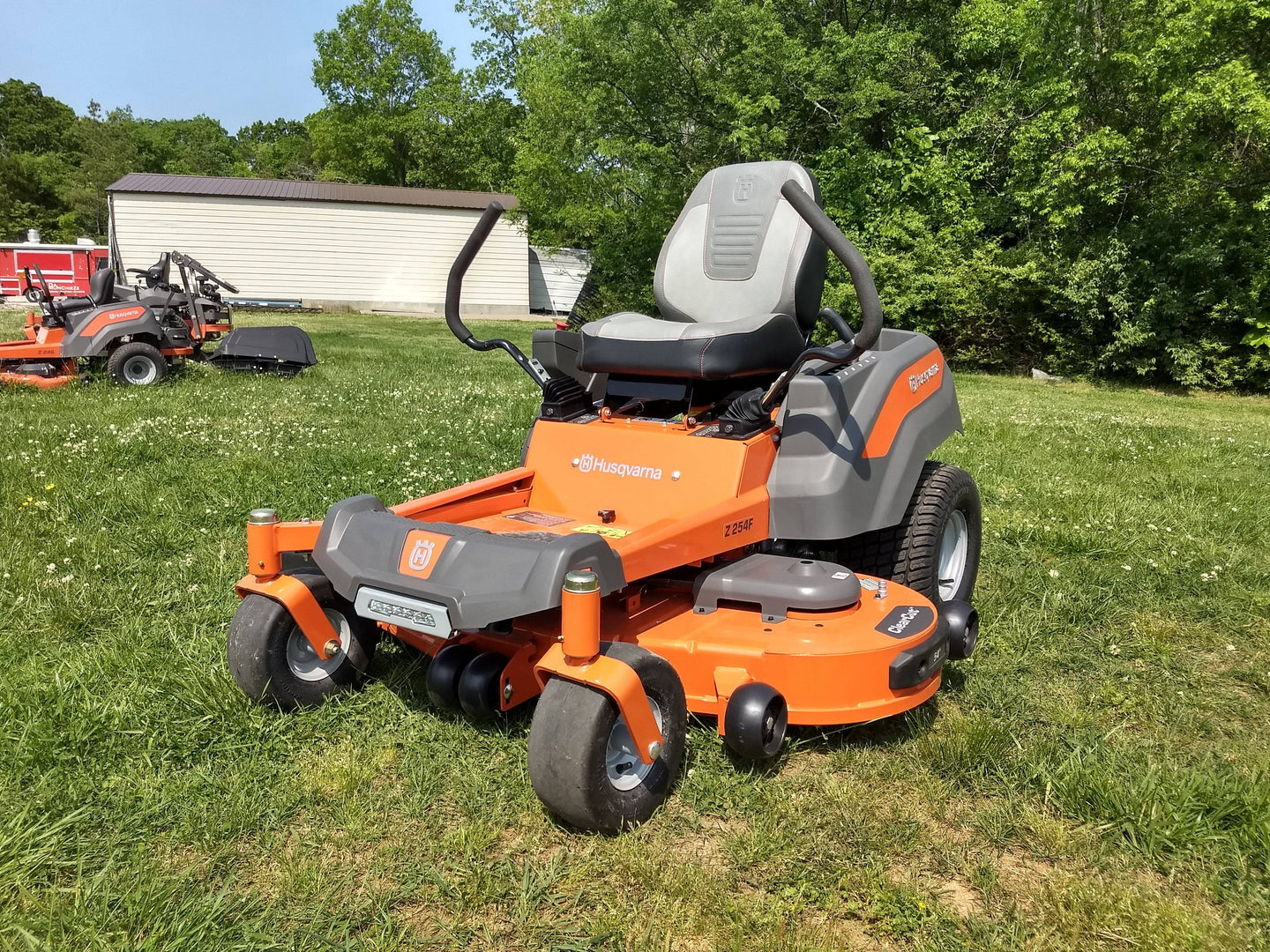 Husqvarna Z254F Zero Turn Lawn Mower with Gift Card