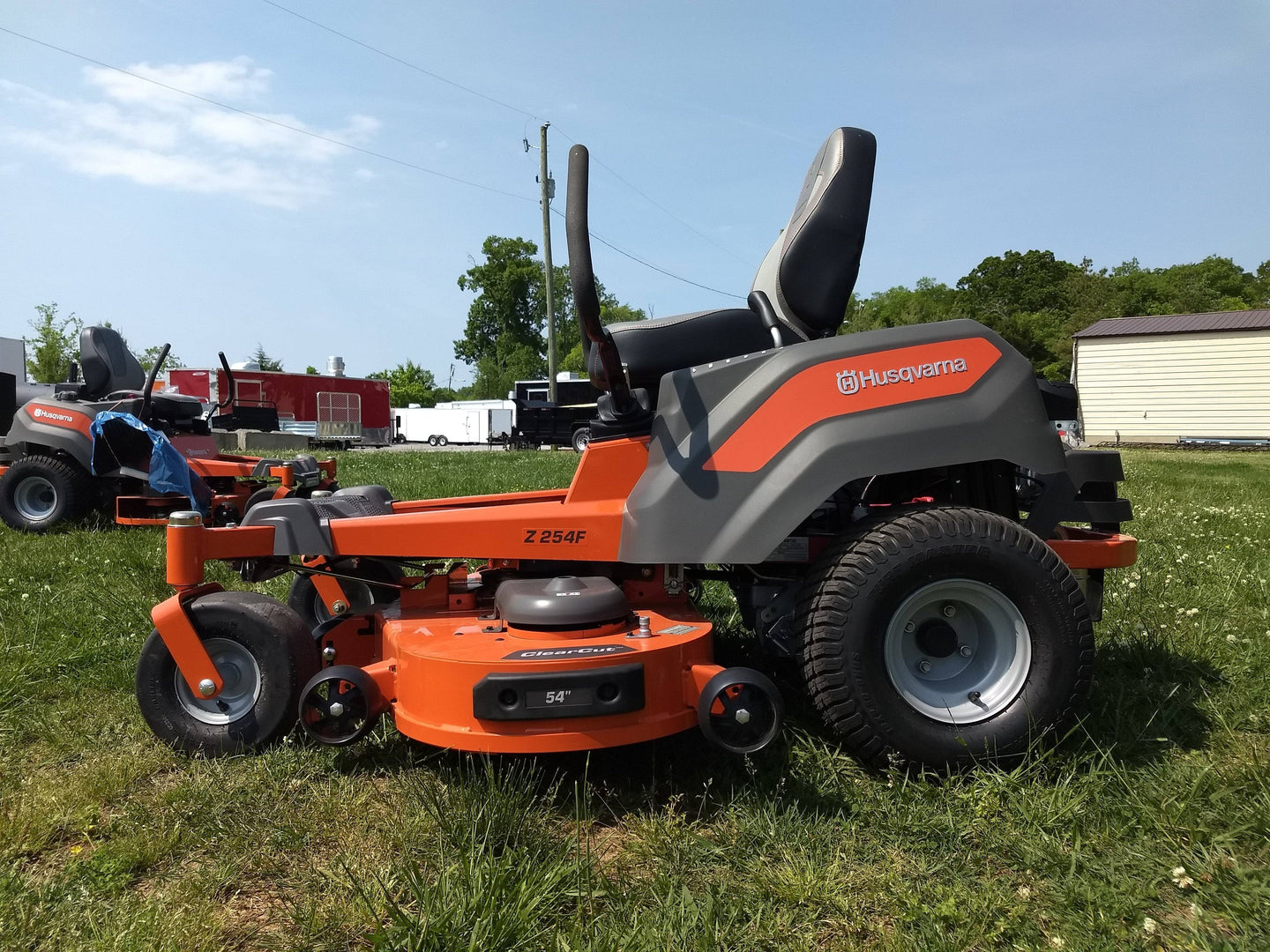 Husqvarna Z254F Zero Turn Lawn Mower with Gift Card