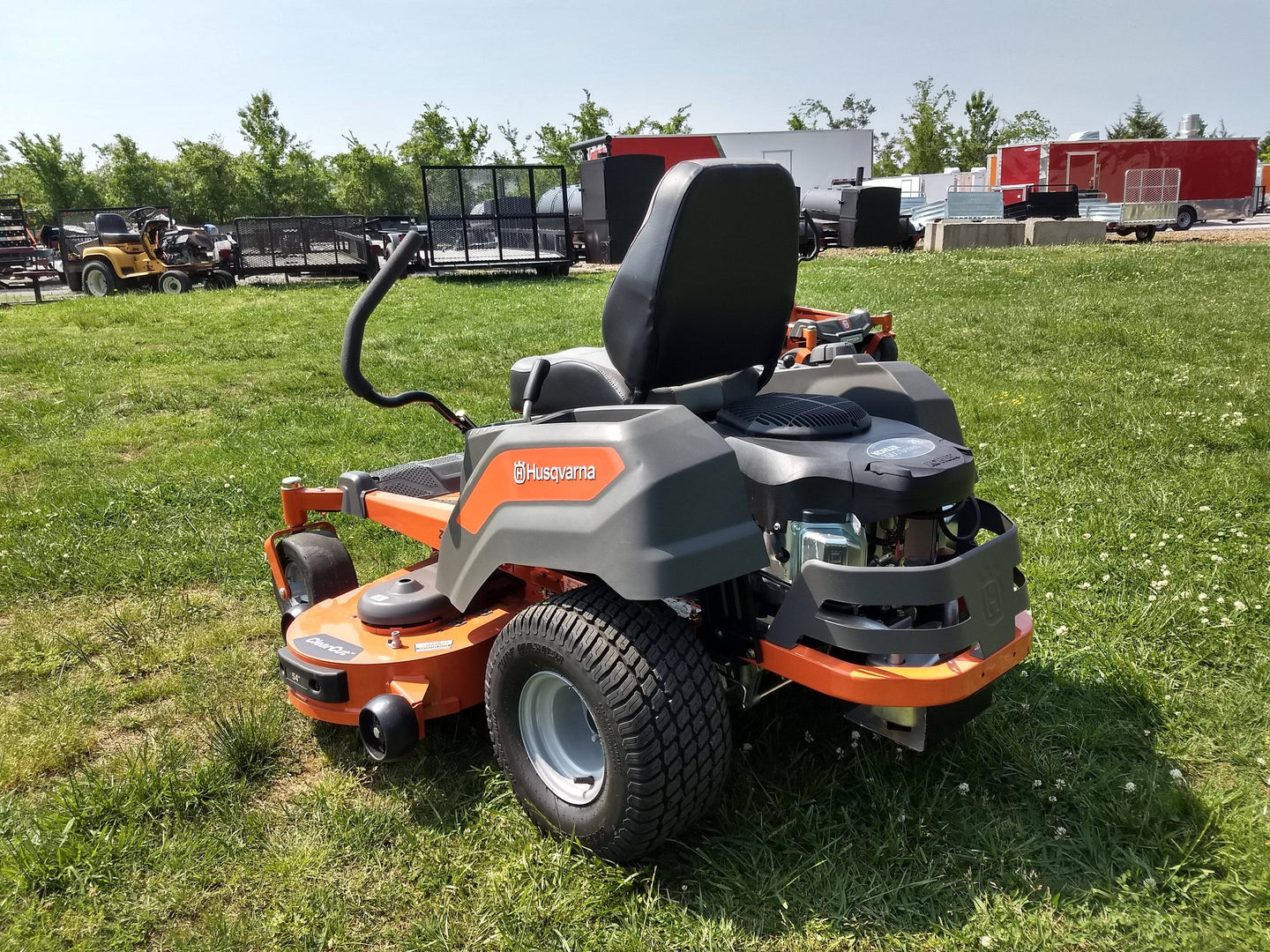 Husqvarna Z254F Zero Turn Lawn Mower