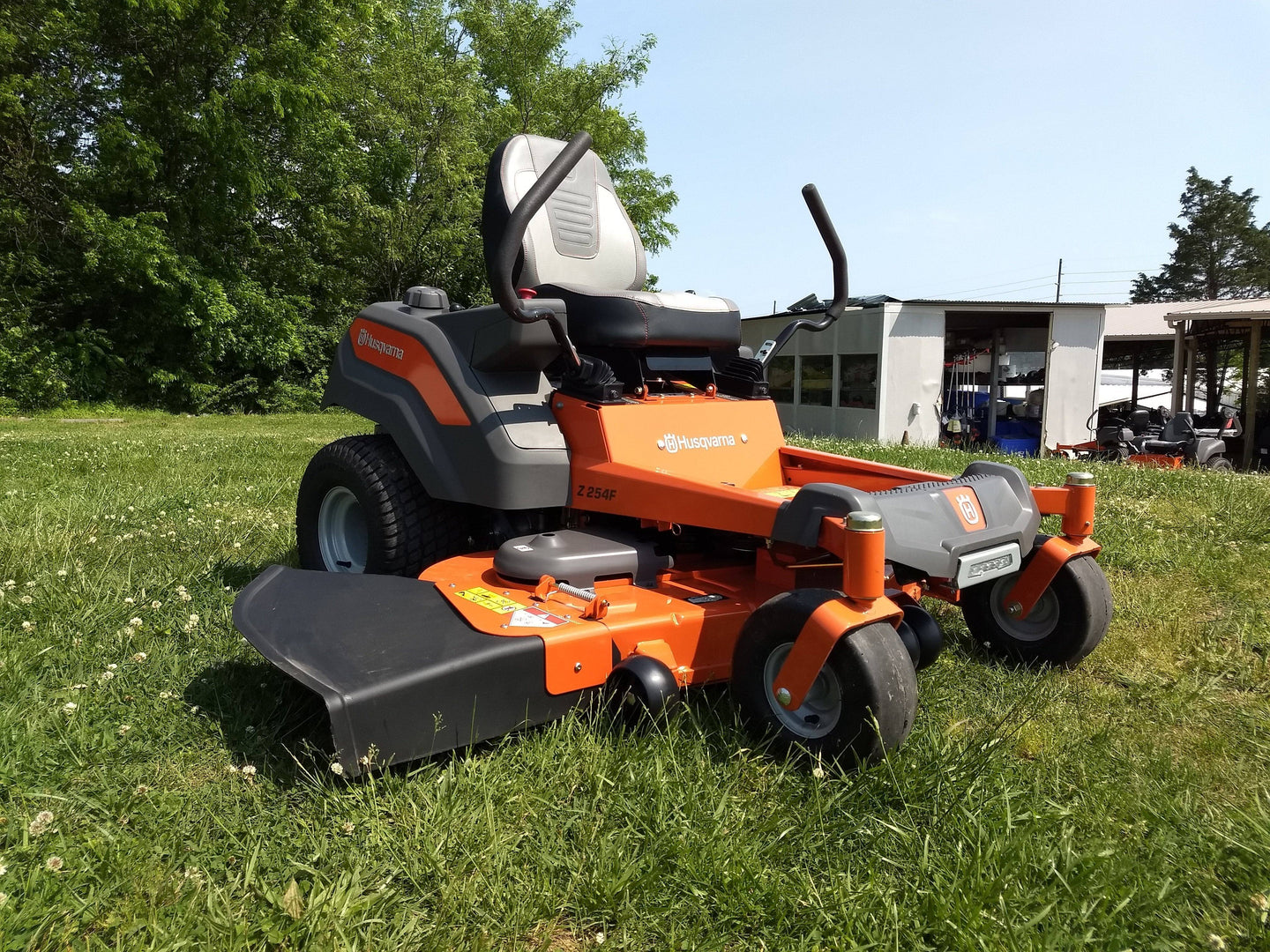 Husqvarna Z254F Zero Turn Lawn Mower with Gift Card