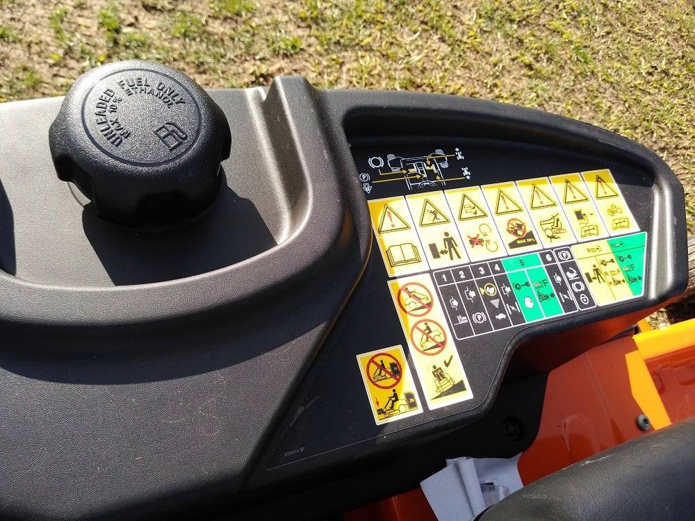 Columbia ZTS54KH 54" Zero Turn Mower Front Right