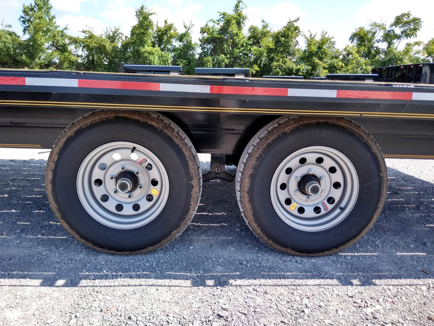 Equipment Trailer 8.5 X 20 Tandem Flat Bed Deckover