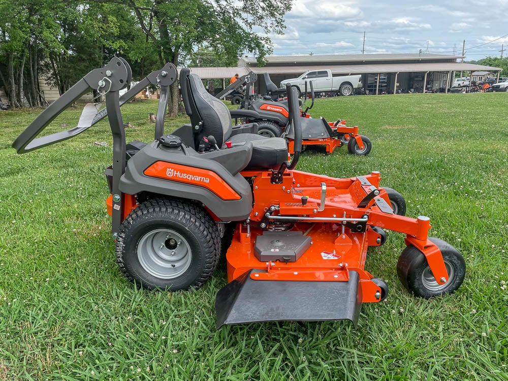 Husqvarna Z460 60" Zero Turn Mower 23HP KAW (Scratch and Dent) + 525L Trimmer