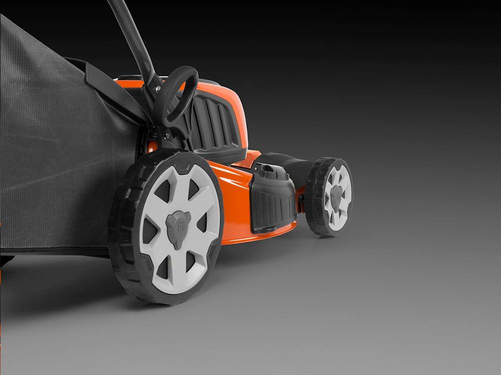 Husqvarna LE 121P Lithium Ion Battery Powered 20" Push Mower with Batteries