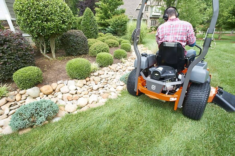 Husqvarna M-ZT 61 Zero Turn Lawn Mower 27 HP Kohler Confidant EFI front view
