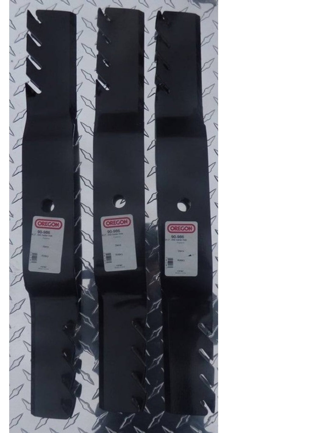 Oregon 90 - 986 Gator Mulching Set of 3 Zero Turn Lawn Mower Blades Woods 96 - 686 - SLE Equipment - 1