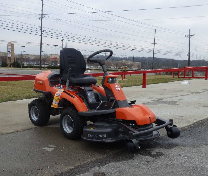 Husqvarna R 322T AWD