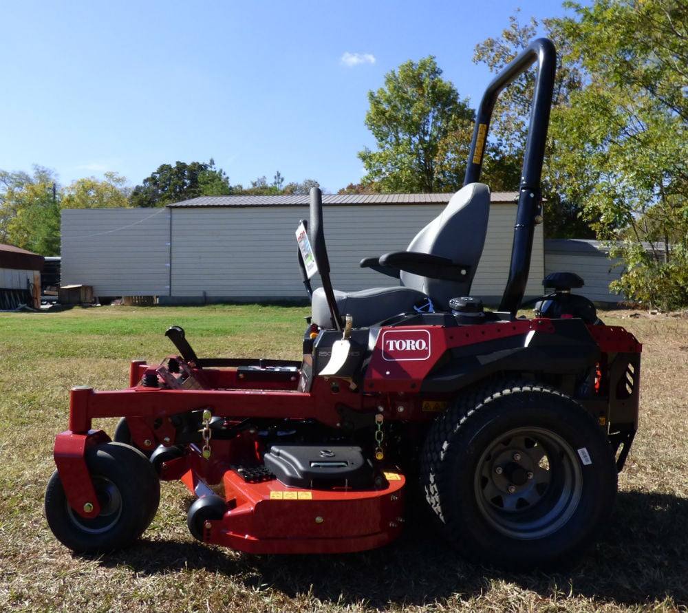 Toro 74471 Titan HD 2500 Zero Turn Mower 52" - 22hp Kawasaki