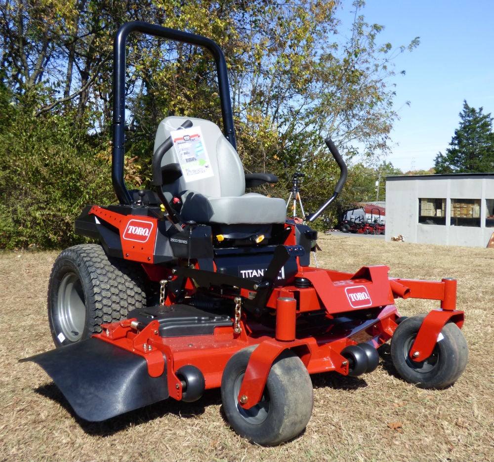 Toro 74472 Titan HD 2500 Zero Turn Mower 60" - 23.5hp Kawa