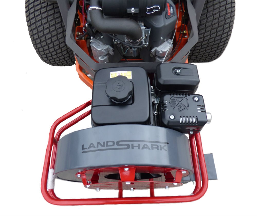 LandShark Leaf and Debris Blower Zero Turn Mower 9 hp Honda