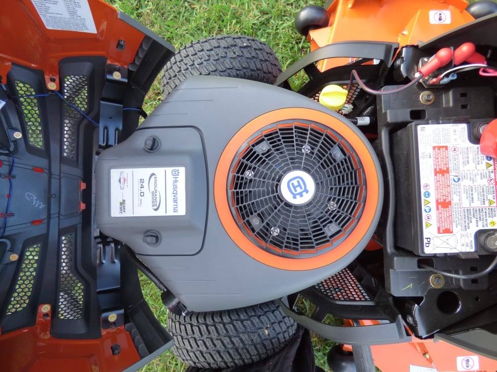 Husqvarna GTH52XLS Lawn Tractor 52" Briggs Bagger
