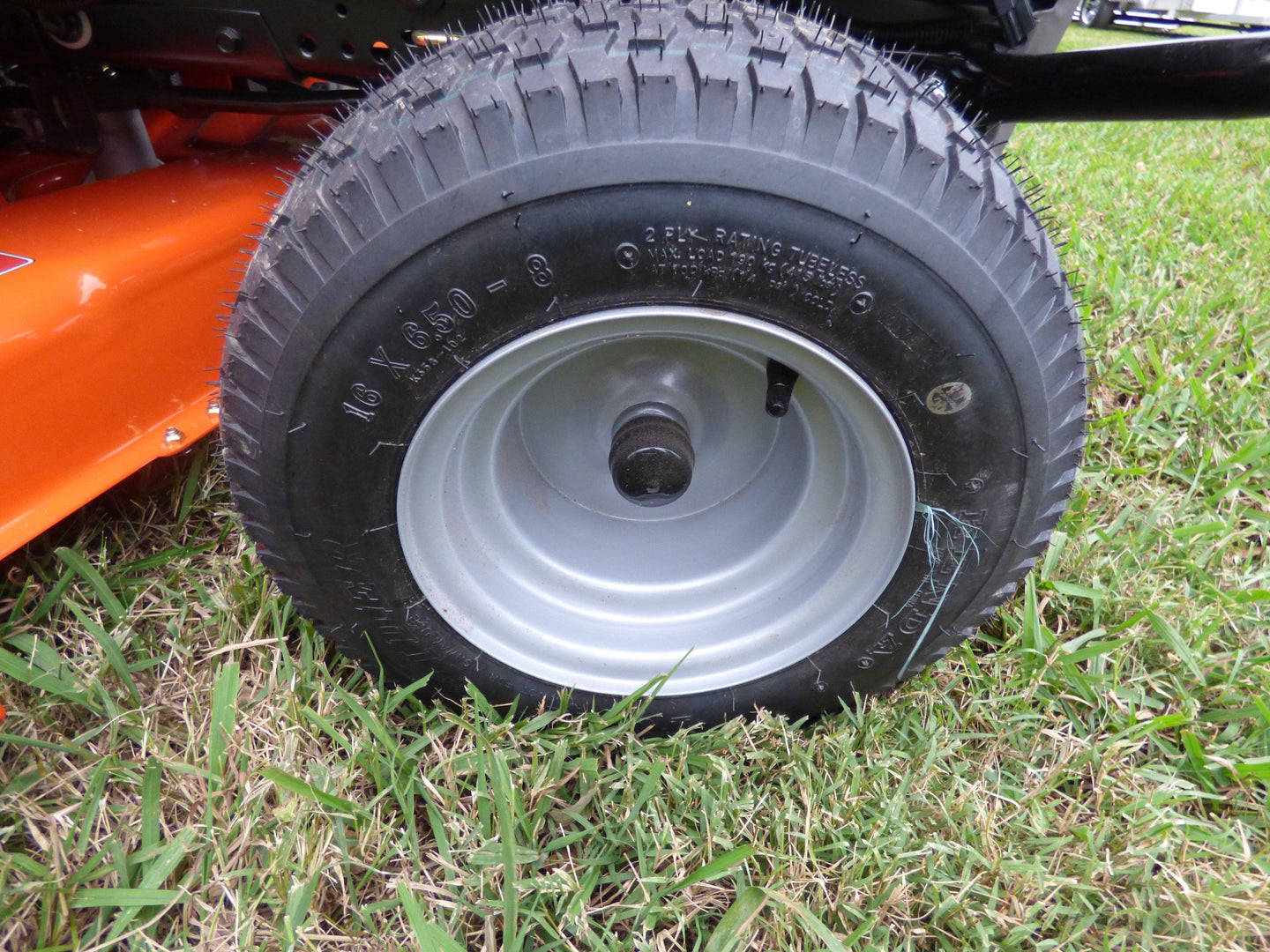 Husqvarna LGT2654 Lawn Tractor