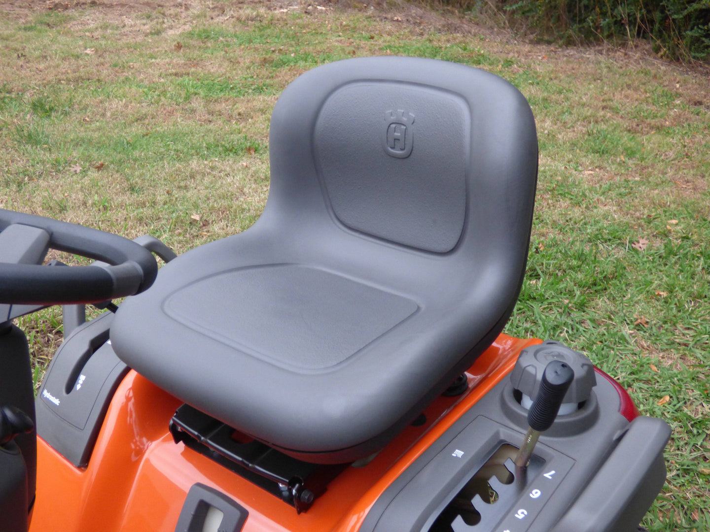 Husqvarna LGT2654 Lawn Tractor
