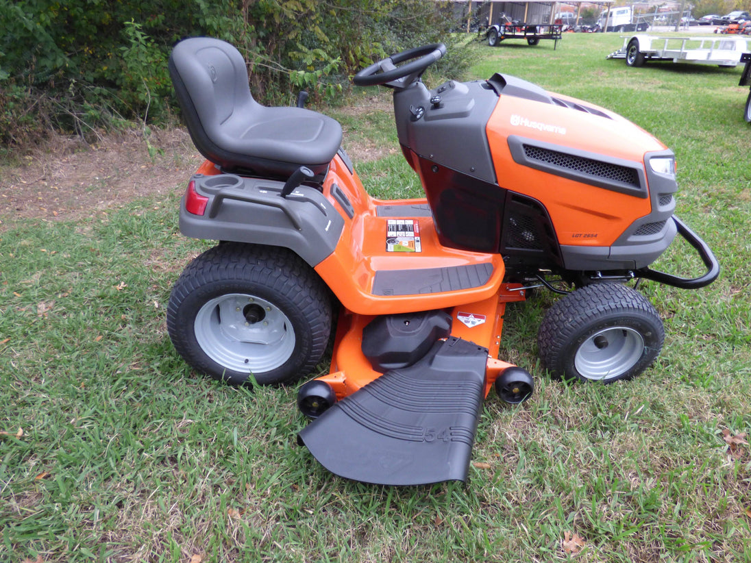 Husqvarna LGT2654 Lawn Tractor