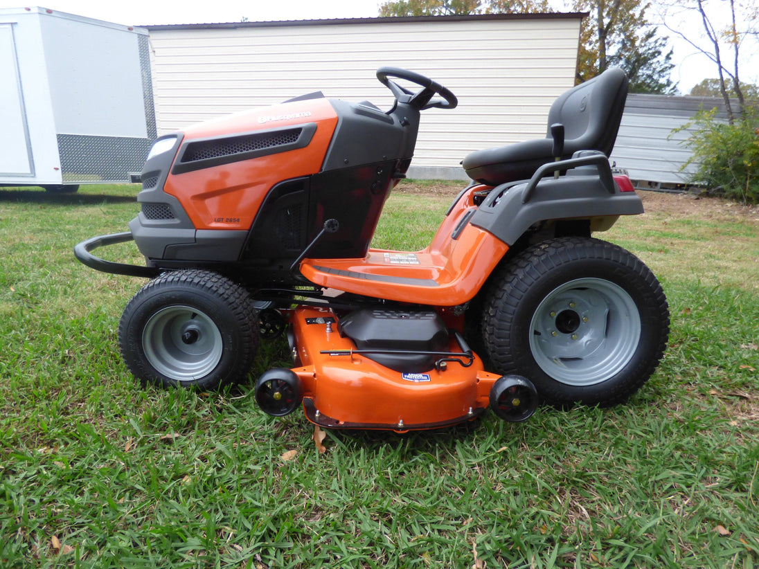 Husqvarna LGT2654 Lawn Tractor