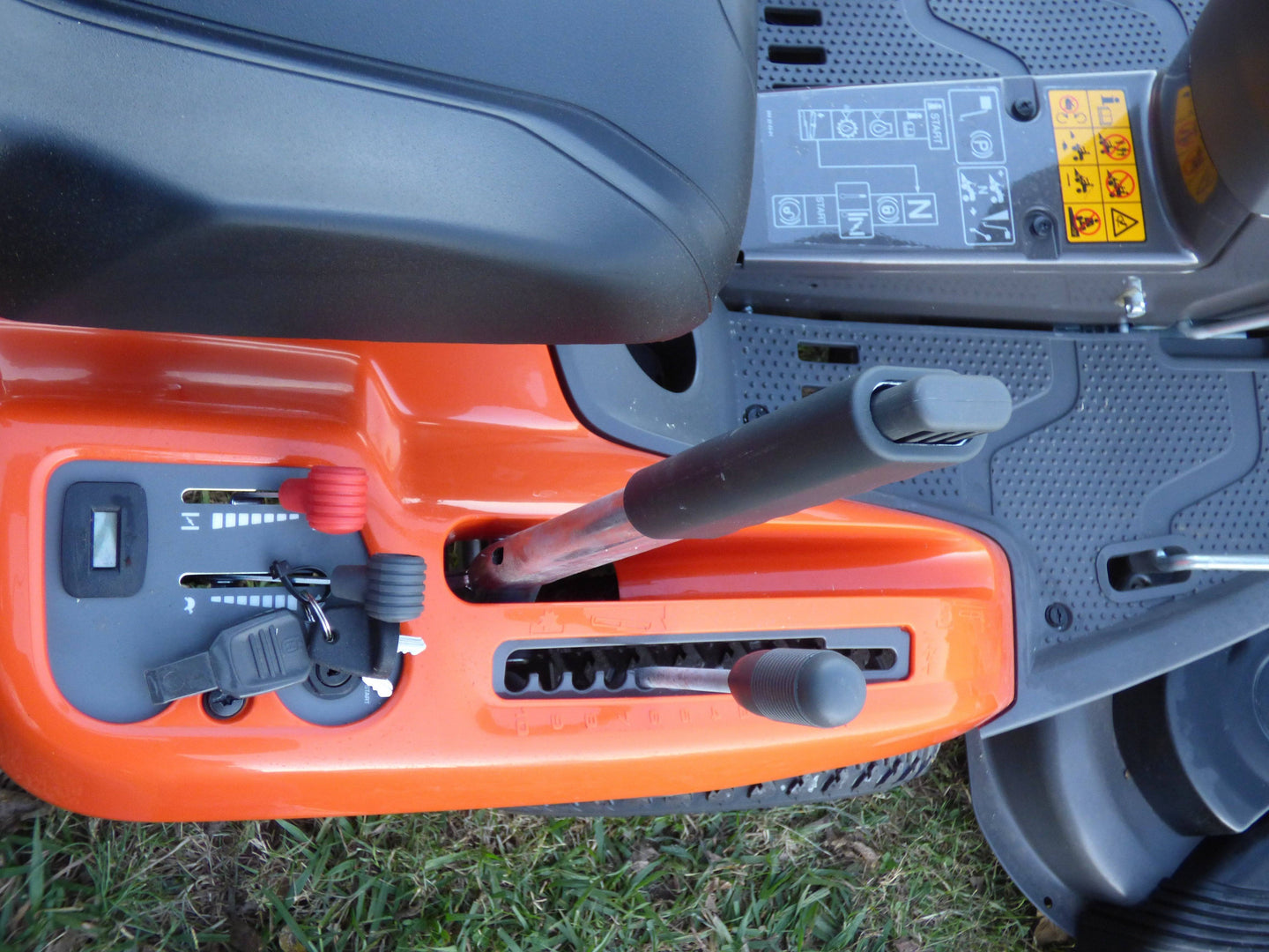 Husqvarna R 322T AWD