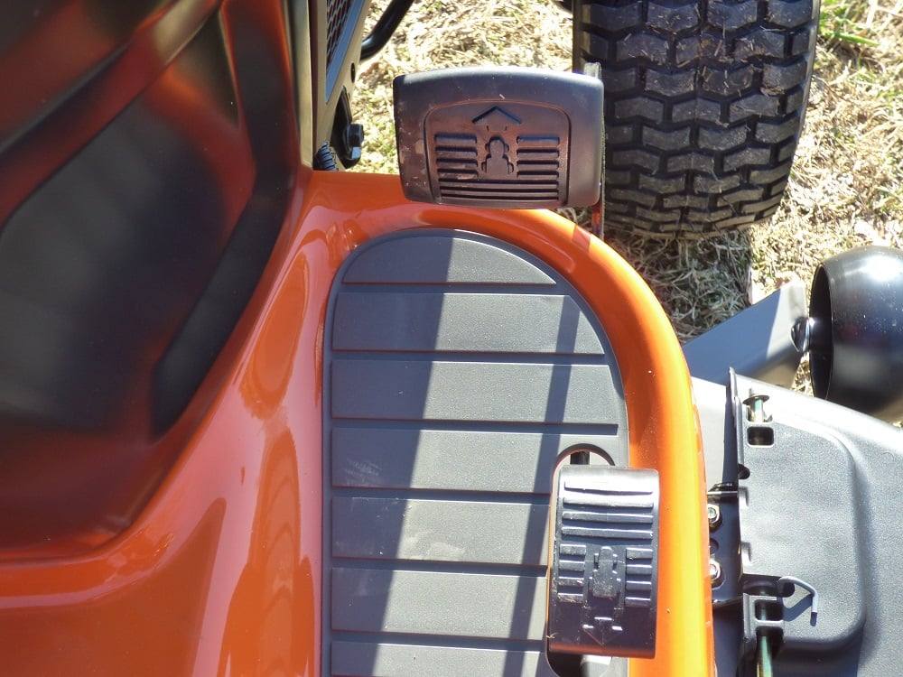 YTH22V46 Front right angle view