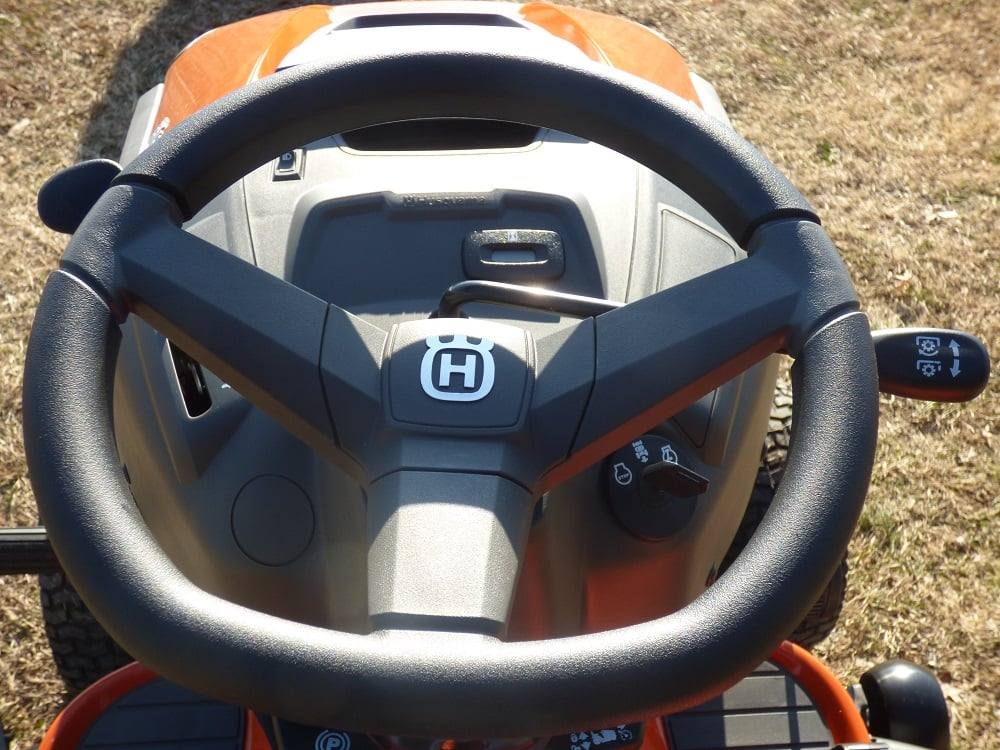 YTH22V46 Front right angle view
