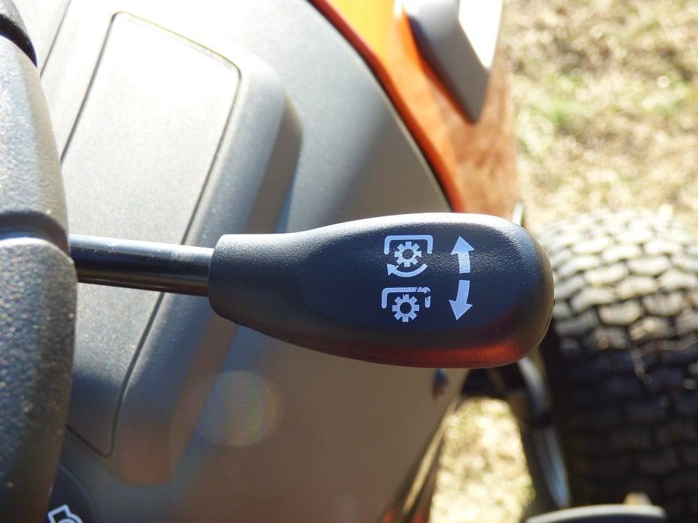 YTH22V46 Front right angle view