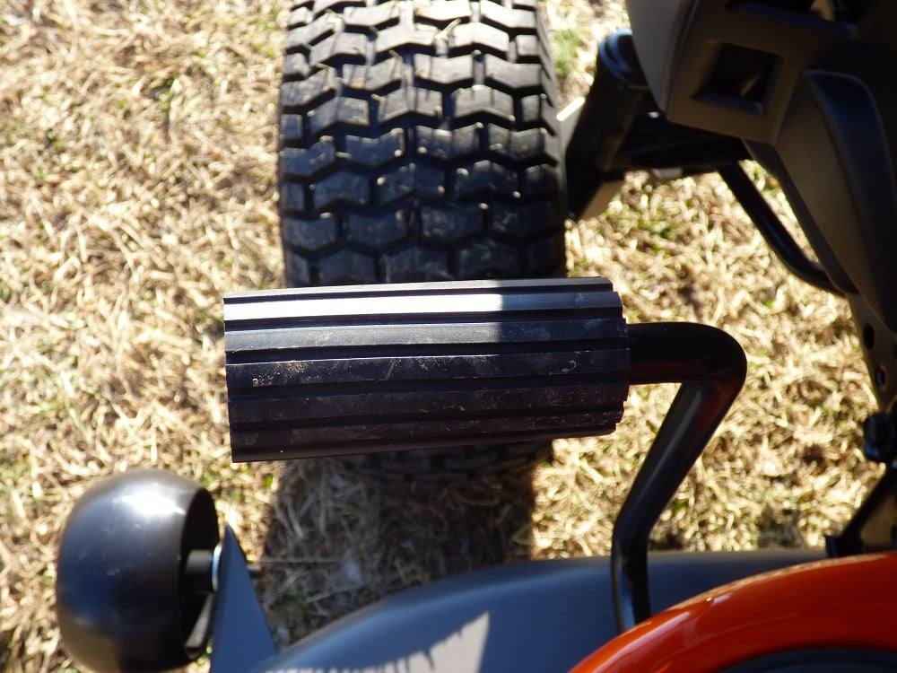 YTH22V46 Front right angle view