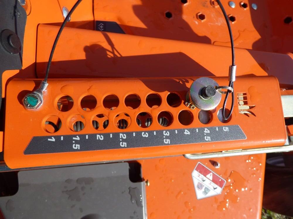 Husqvarna Z572X Zero Turn Mower 72" Deck 31 hp Kawasaki with Gift Card